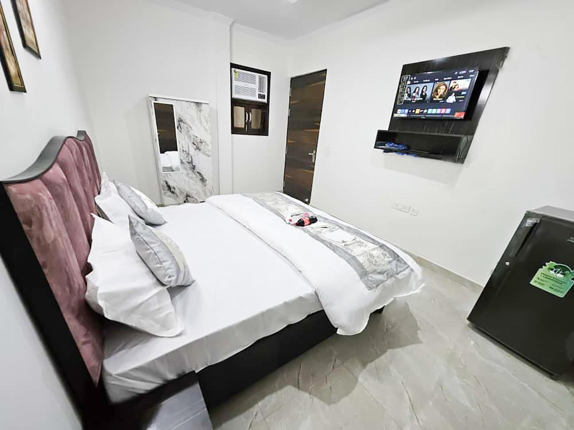 Grand - Saket Hotel